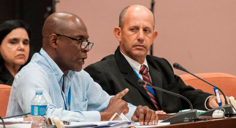 Participante en reunión de balance anual de la Fiscalí­a General de República de Cuba.