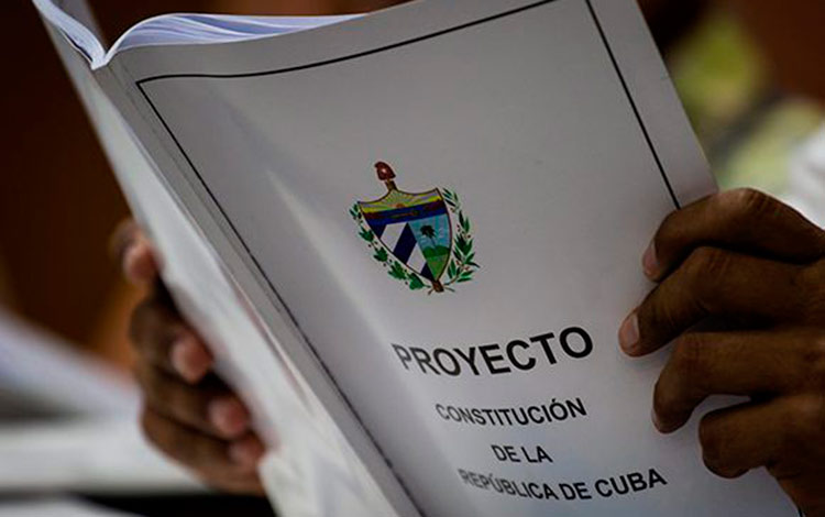Proyecto de Constitución en Cuba.