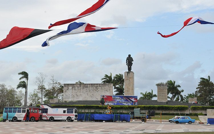 Preparativos para el Primero de Mayo en Villa Clara