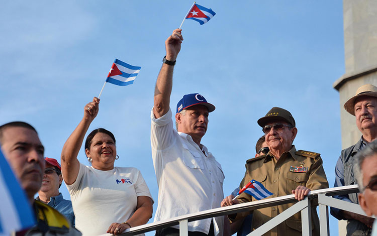 Mercedes López Acea, Miguel Díaz-Canel Bermúdez y Raúl Castro Ruz.