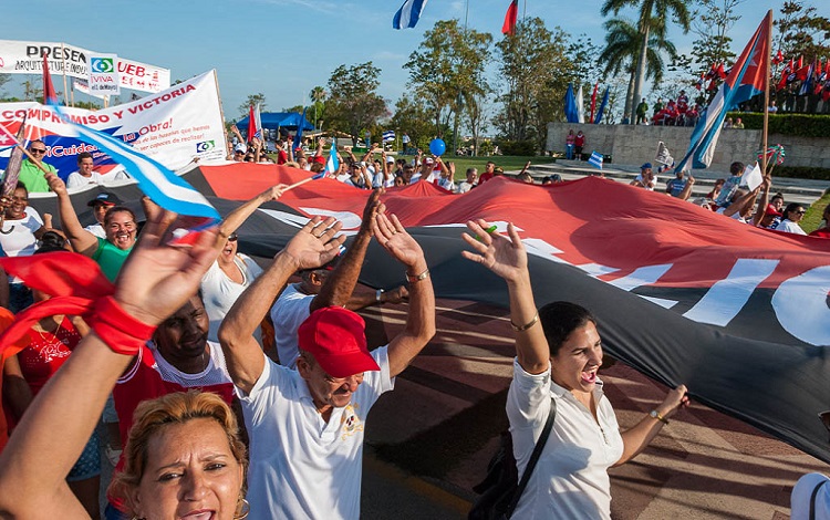 Pueblo en Desfile del Primero de Mayo