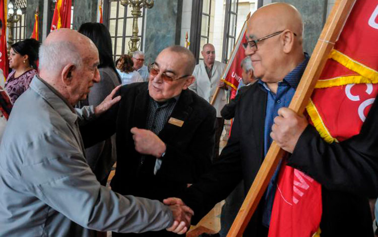 José Ramón Machado Ventura preside entrega de Bandera 80 Aniversario de la Fundación de la CTC.