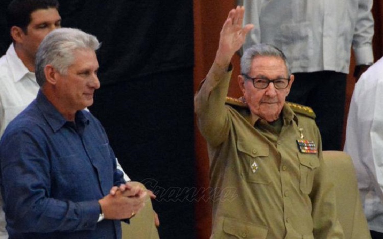 Raúl y Díaz-Canel la sesión de clausura del XXI Congreso de la CTC