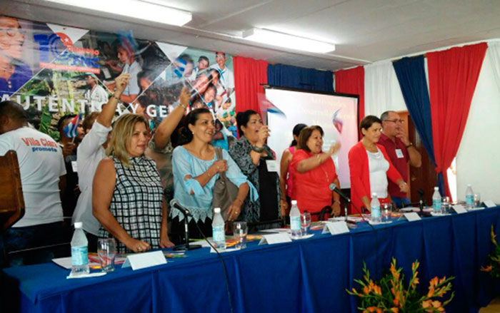 Presidencia de la Asamblea 10 Congreso de la FMC en Encrucijada, Villa Clara.