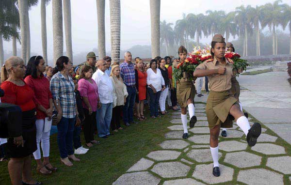 Homenaje a Vilma Espí­n en Segundo Frente