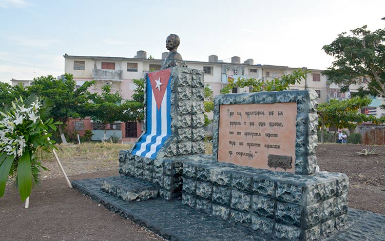 Plaza Martiana en el reparto José Martí, de Santa Clara. Plaza Martiana en el reparto José Martí, de Santa Clara.