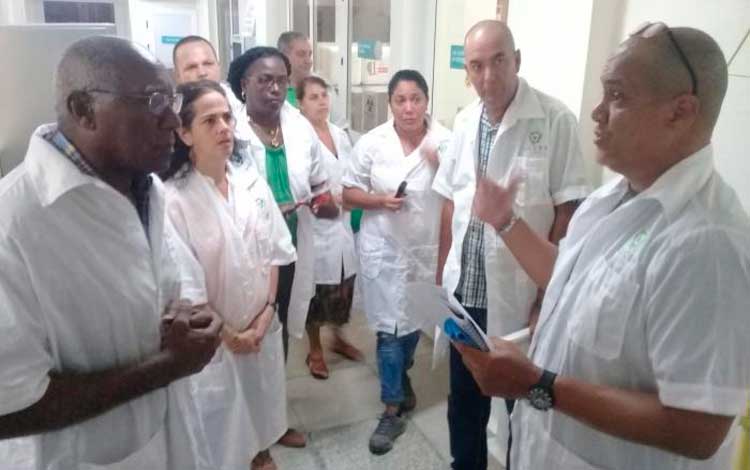 Recorrido Salvador Valdés Mesa por Laboratorios Centrales de Sanidad Agropecuaria  