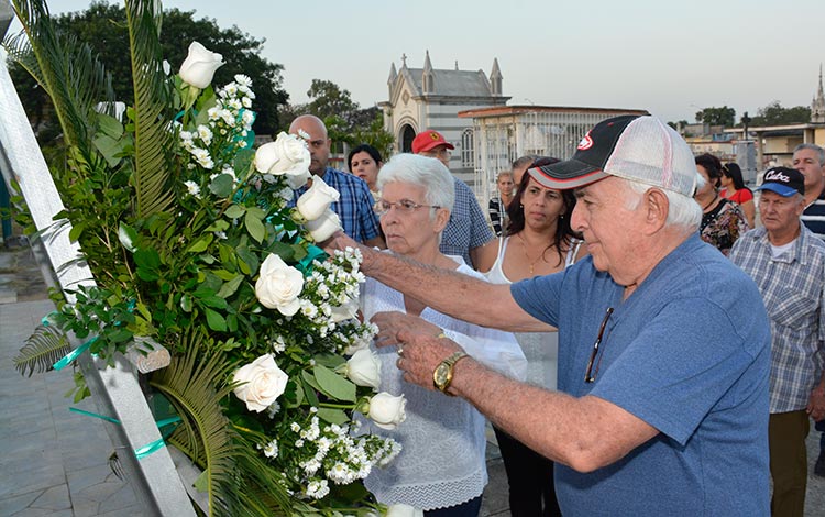 Familiares y compañeros de Arnaldo Milián Castro