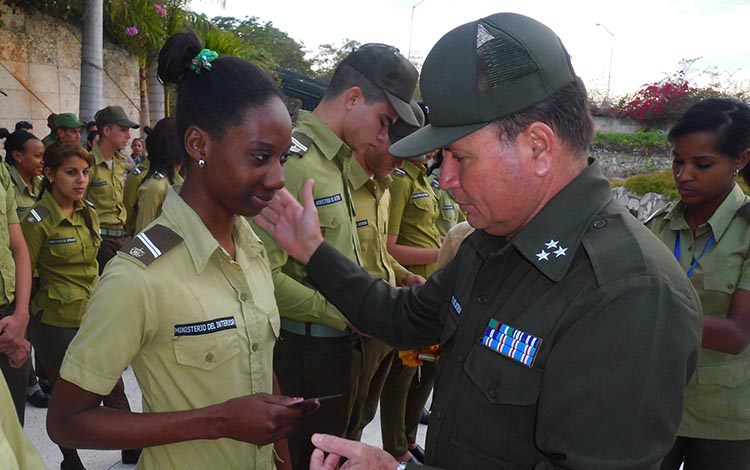 Entrega de carnés de la UJC