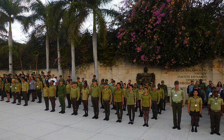 Jóvenes del Minint en Villa Clara