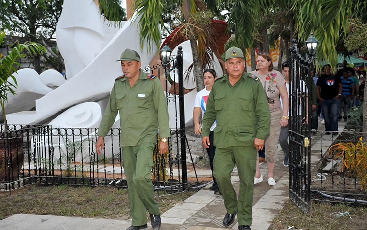 Recorrido de dirigentes de la provincia por Complejo Recreativo Somos Jóvenes.