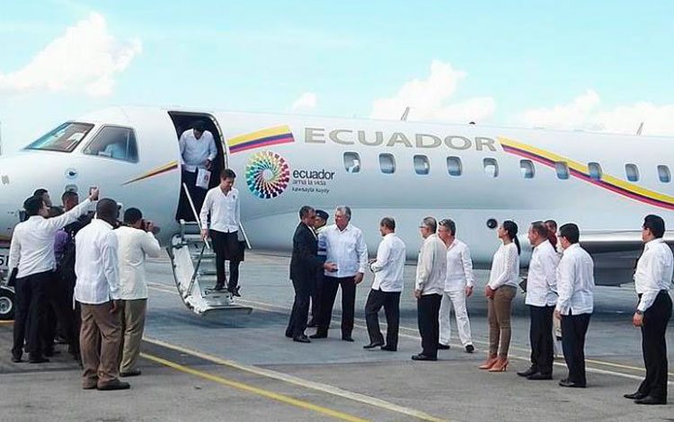 Rafael Correa llega a La Habana