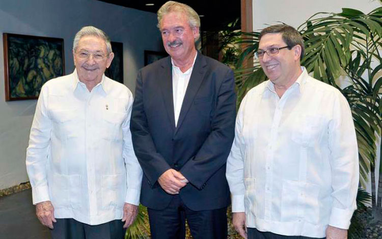 Raúl Castro y el Canciller del Gran Ducado de Luxemburgo