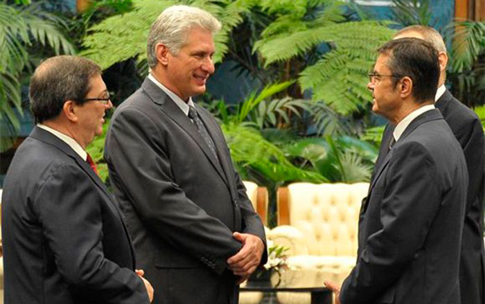Embajadores presentan cartas credenciales a presidente de Cuba, Miguel Díaz-Canel.
