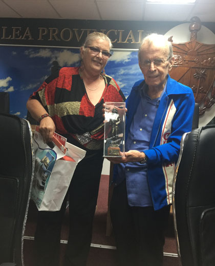 Ricardo Alarcón recibe reconocimiento del Partido y el Gobierno en Villa Clara. Ricardo Alarcón recibe reconocimiento del Partido y el Gobierno en Villa Clara.