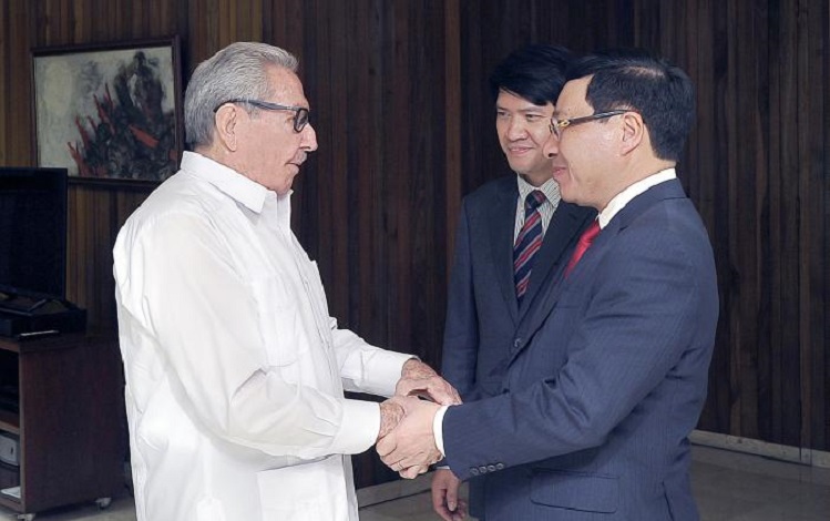 Recibió Raúl al Canciller de Vietnam