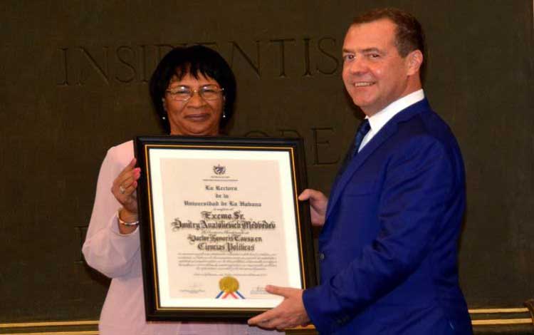 Doctor Honoris Causa en Ciencias Polí­ticas al presidente del Gobierno de la Federación de Rusia