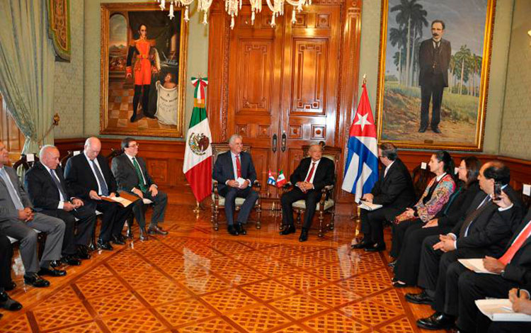Encuentro de los presidentes y delegaciones de Cuba y México.