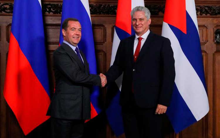 Miguel Díaz-Canel Bermúdez y Primer Ministro ruso, Dmitri Medvedev