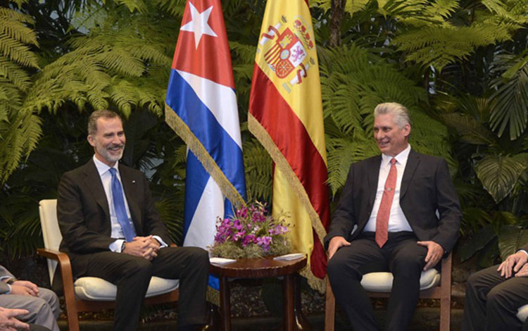 Miguel Díaz-Canel Bermúdez, presidente de Cuba, y Felipe VI, rey de España.