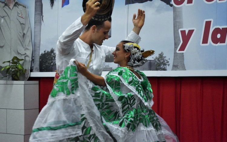 Momento cultural en el acto por el Dí­a Internacional de la Enfermerí­a.