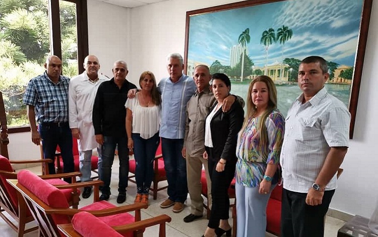 Encuentro del presidente, Miguel Díaz-Canel, con familiares de médicos cubanos secuestrados en Kenia.