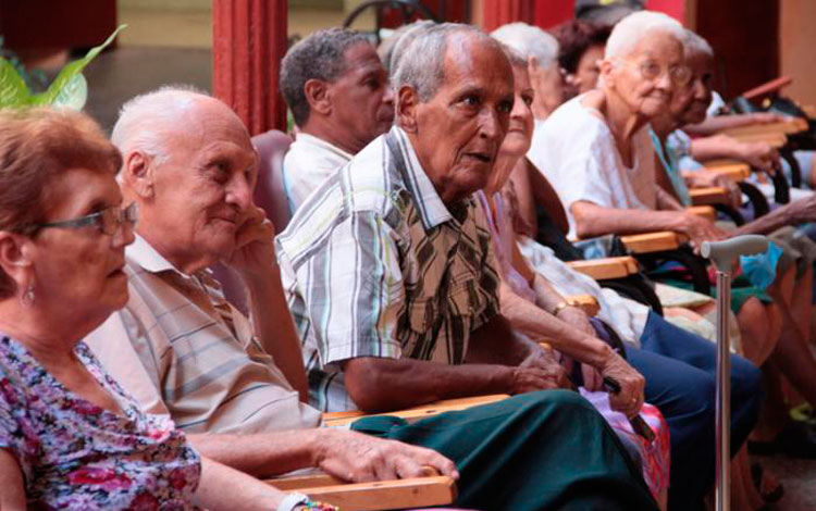 Ancianos en Cuba