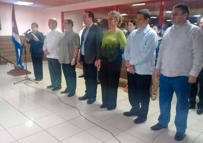 Presidencia en acto de bienvenida a colaboradores de la Salud de Cuba procedentes de Bolivia.
