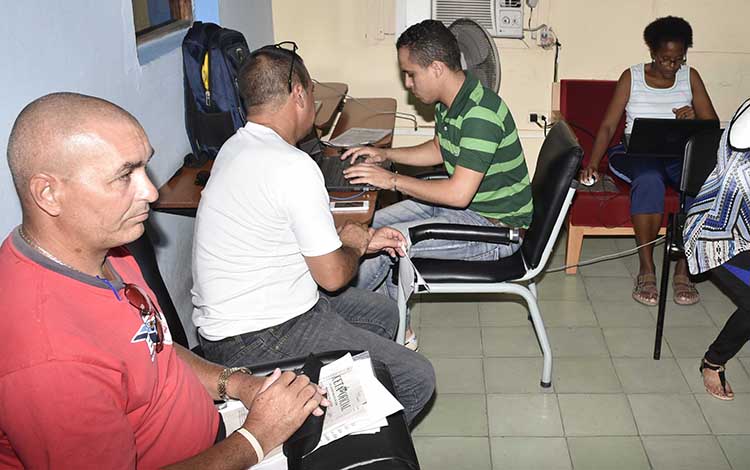 Foro debate sobre el Trabajo por Cuenta Propia Foro debate sobre el Trabajo por Cuenta Propia