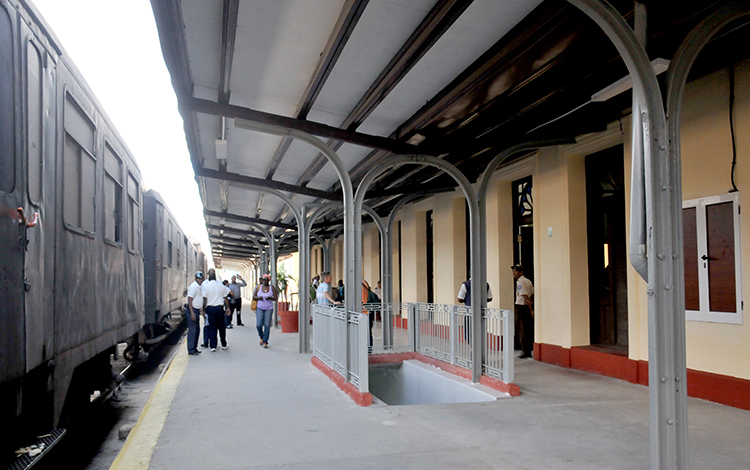 Andén de la Estación Ferroviaria de Santa Clara.