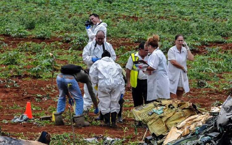 Restos de avión boeing 737-200