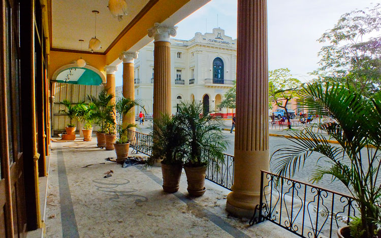 Portal del hotel Central