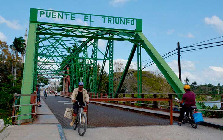 Puente Triunfo