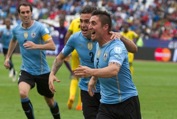 Cebolla Rodrí­guez celebra su gol contra Jamaica.