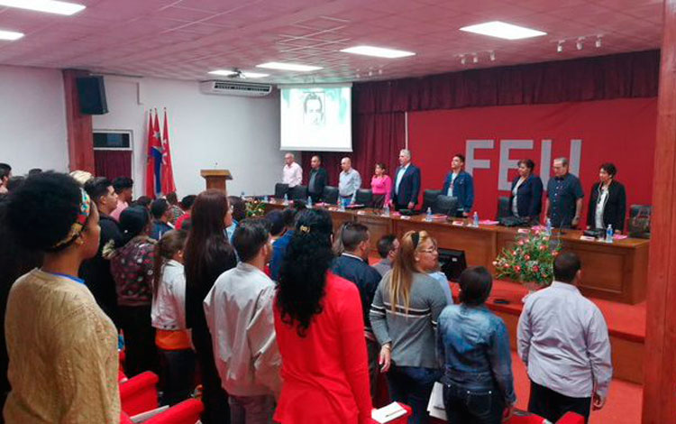 Presidente de Cuba, Miguel Díaz-Canel, asiste a Consejo Nacional de la FEU.