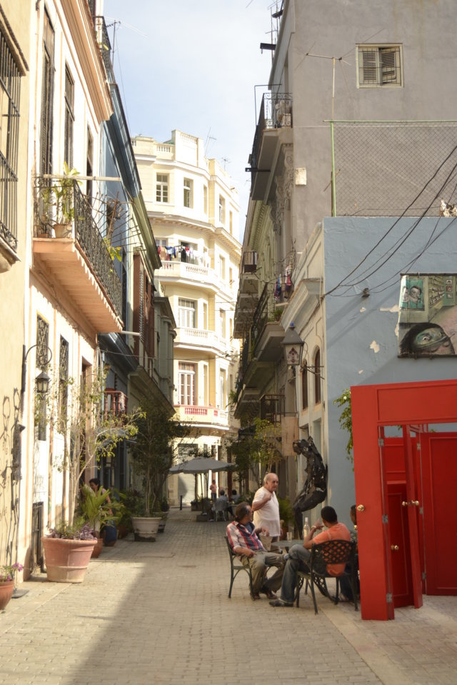 El Callejón de los peluqueros, en La Habana.