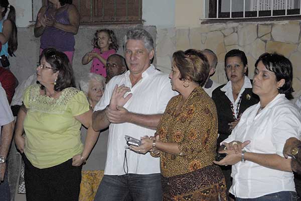 14-11-recorrido-miguel-diaz-canel-santa-clara-02