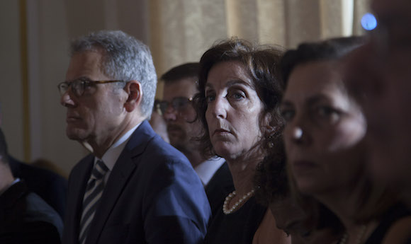 Roberta Jacobson, Josefina Vidal y otras personalidades presentes en la reapertura de la embajada.