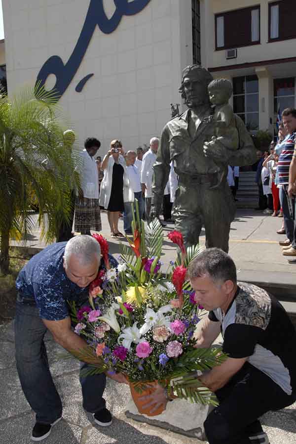 Recibimiento a médicos internacionalistas de Villa Clara