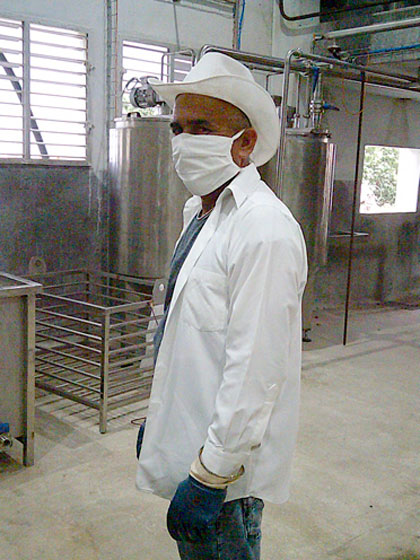 Productor agrícola Osiris Vázquez. Productor agrícola Osiris Vázquez.