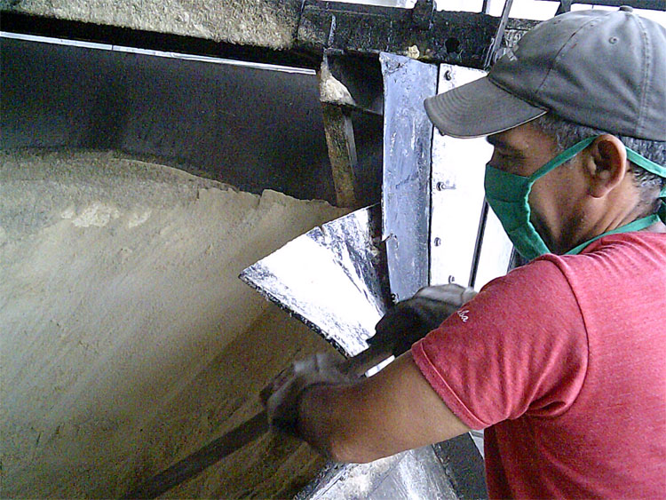 Producción de azúcar refino en Villa Clara, Cuba. Producción de azúcar refino en Villa Clara, Cuba.