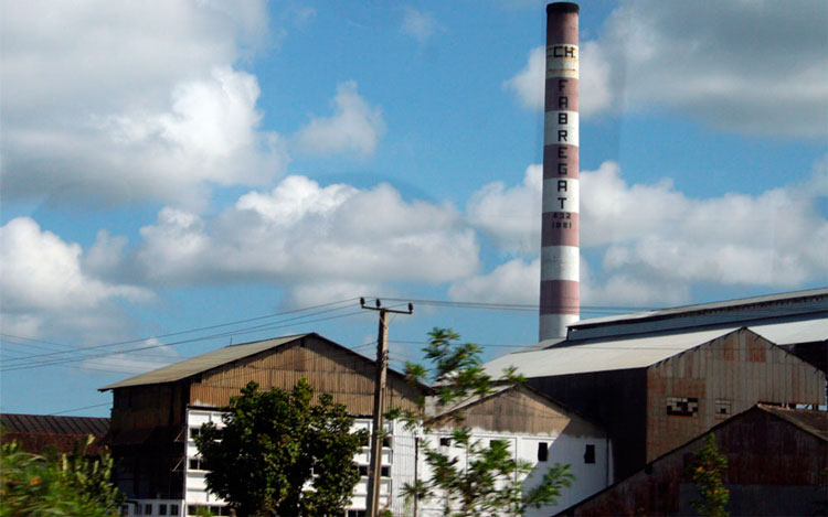 Refinería Chiquitico Fabregat, en Zulueta, Villa Clara, Cuba.