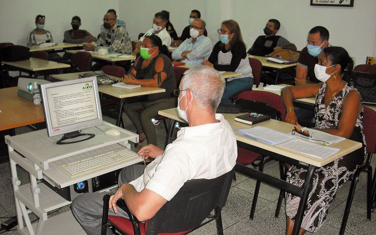 Minitaller durante el taller sobre calidad e inocuidad de la cadena agroalimentaria.
