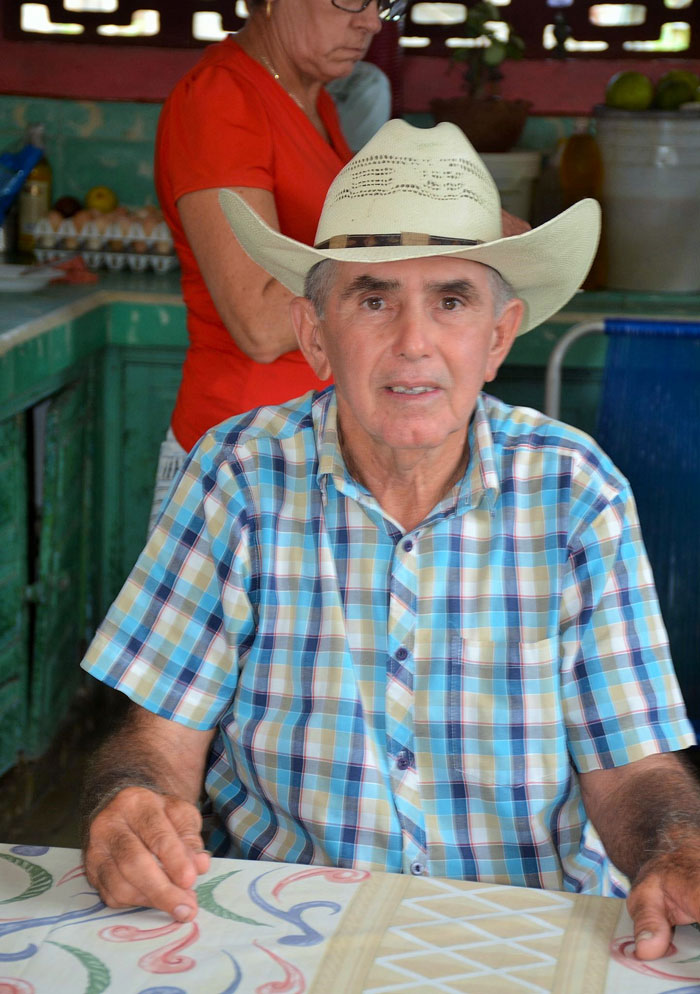 Santiago Cuéllar Magdaleno, productor porcino y agrí­cola de Placetas, Villa Clara.