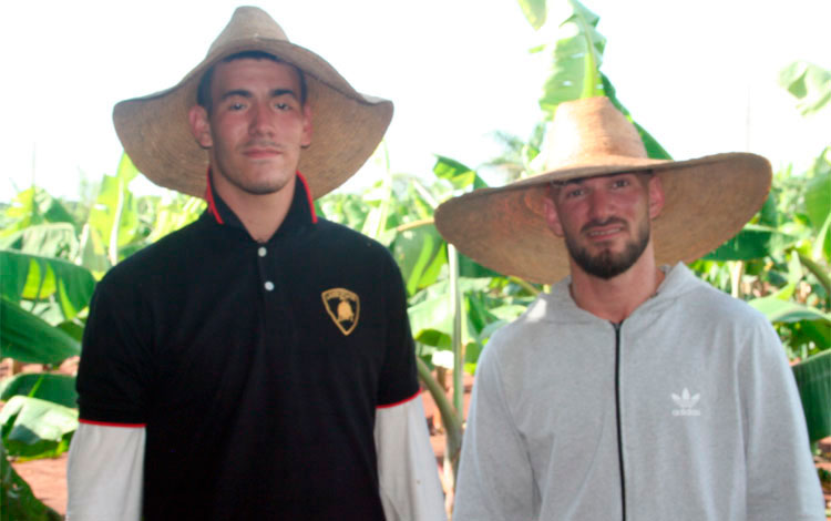 Manuel y Ví­ctor Javier Mazo, hijos del campesino e ingeniero agrónomo Jorge Mazo Jáuriga, productor de plátanos.