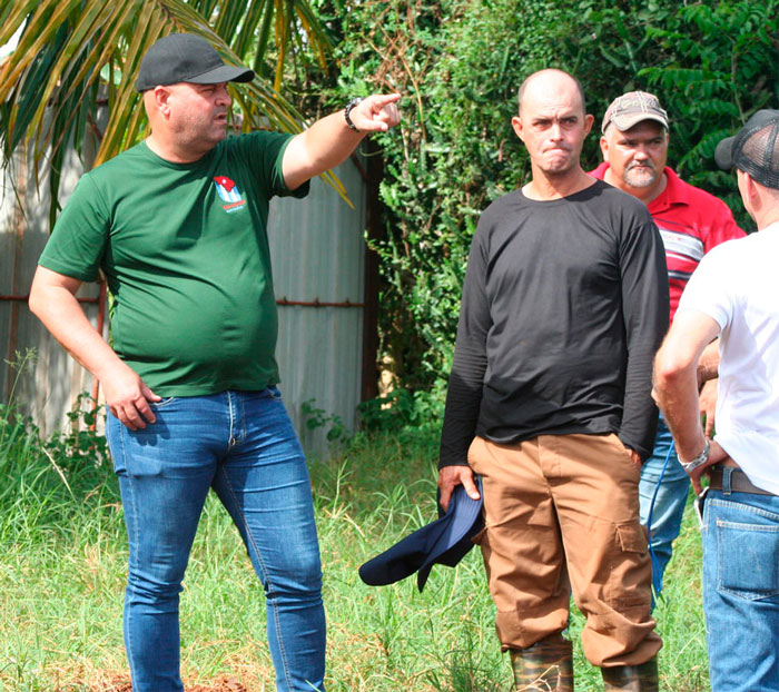 Visita a la finca Colón, de Abel González. Visita a la finca Colón, de Abel González.