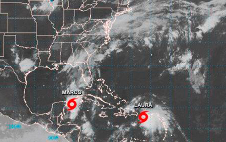 Imagen del satélite muestra las tormentas tropicales Marco y Laura.