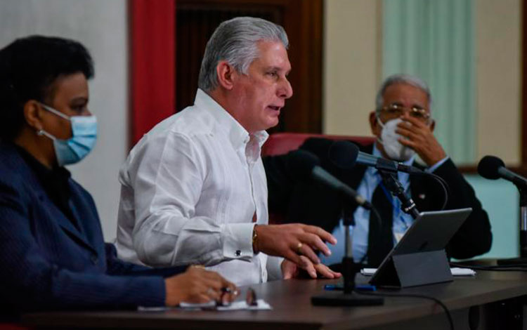 Presidente de Cuba, Miguel Díaz-Canel, asiste a la clausura del encuentro Las ciencias en la construcción de la sociedad y la cultura nacional.