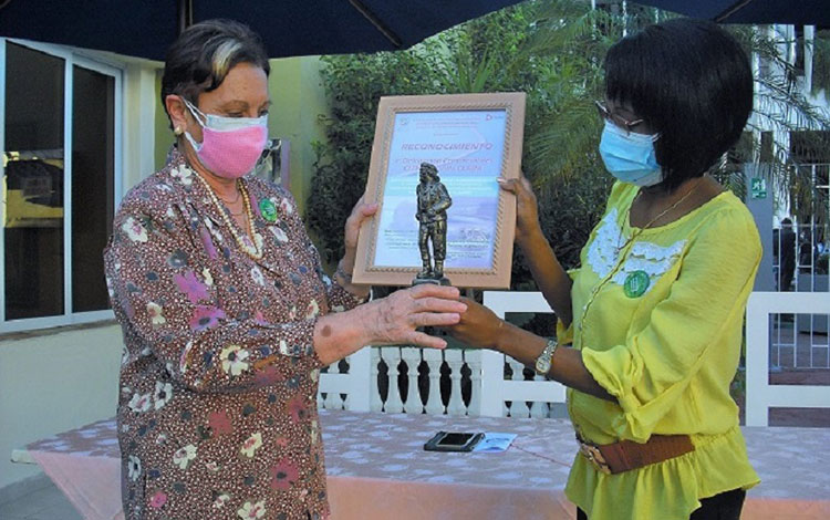 María del Carmen Velasco y Regla Dayamí Armenteros, delegadas del Citma y de Turismo en Villa Clara, respectivamente.