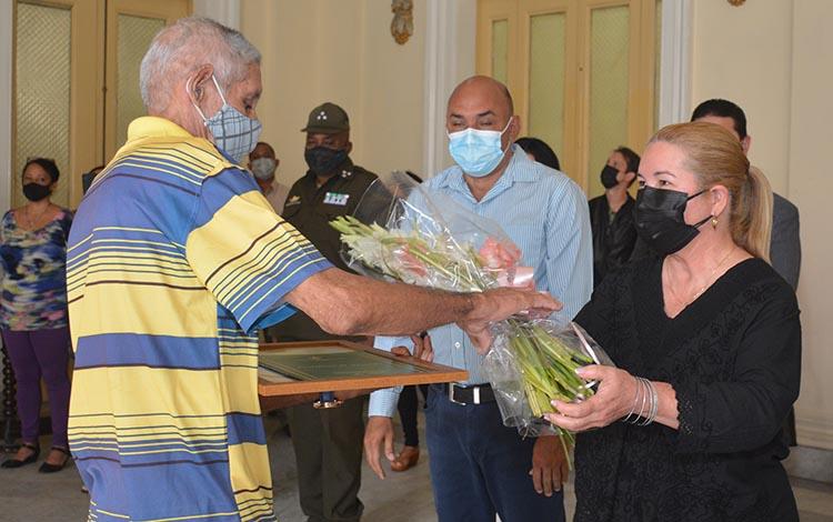 Entrega de la condición de Personalidad Distinguida al técnico Reiner Quesada González.